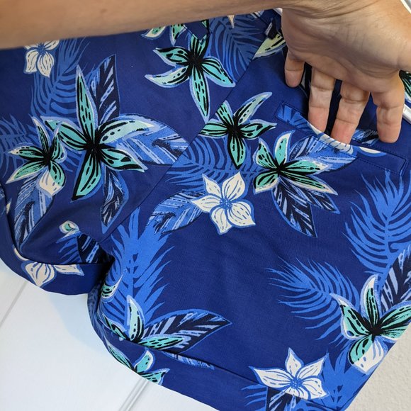 Apt. 9 Blue Floral Women's Shorts - Picture 8 of 9